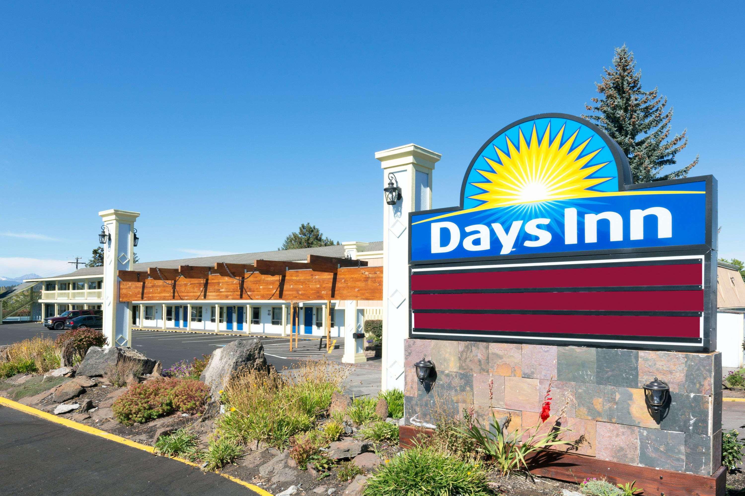 Days Inn By Wyndham Bend Esterno foto