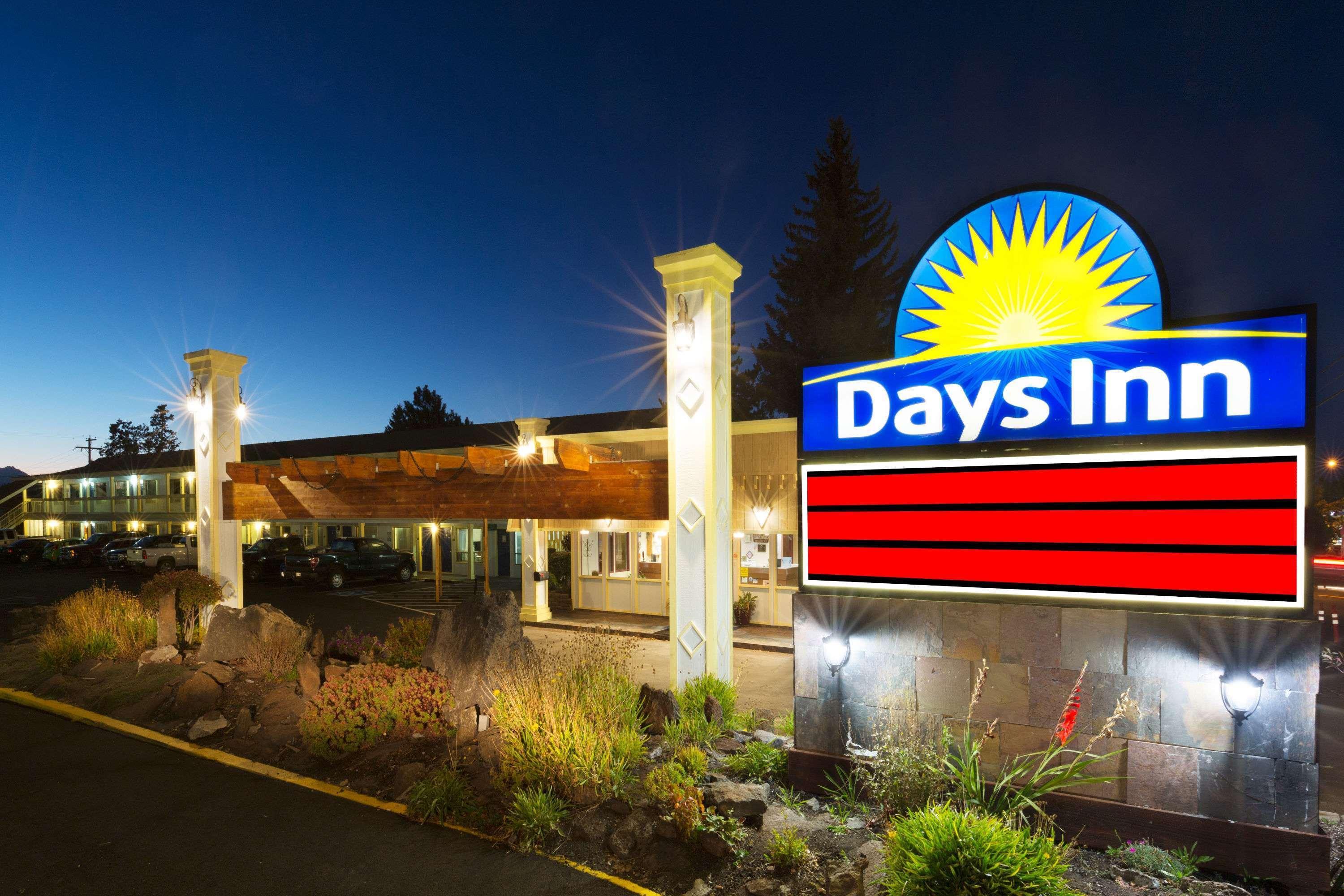 Days Inn By Wyndham Bend Esterno foto