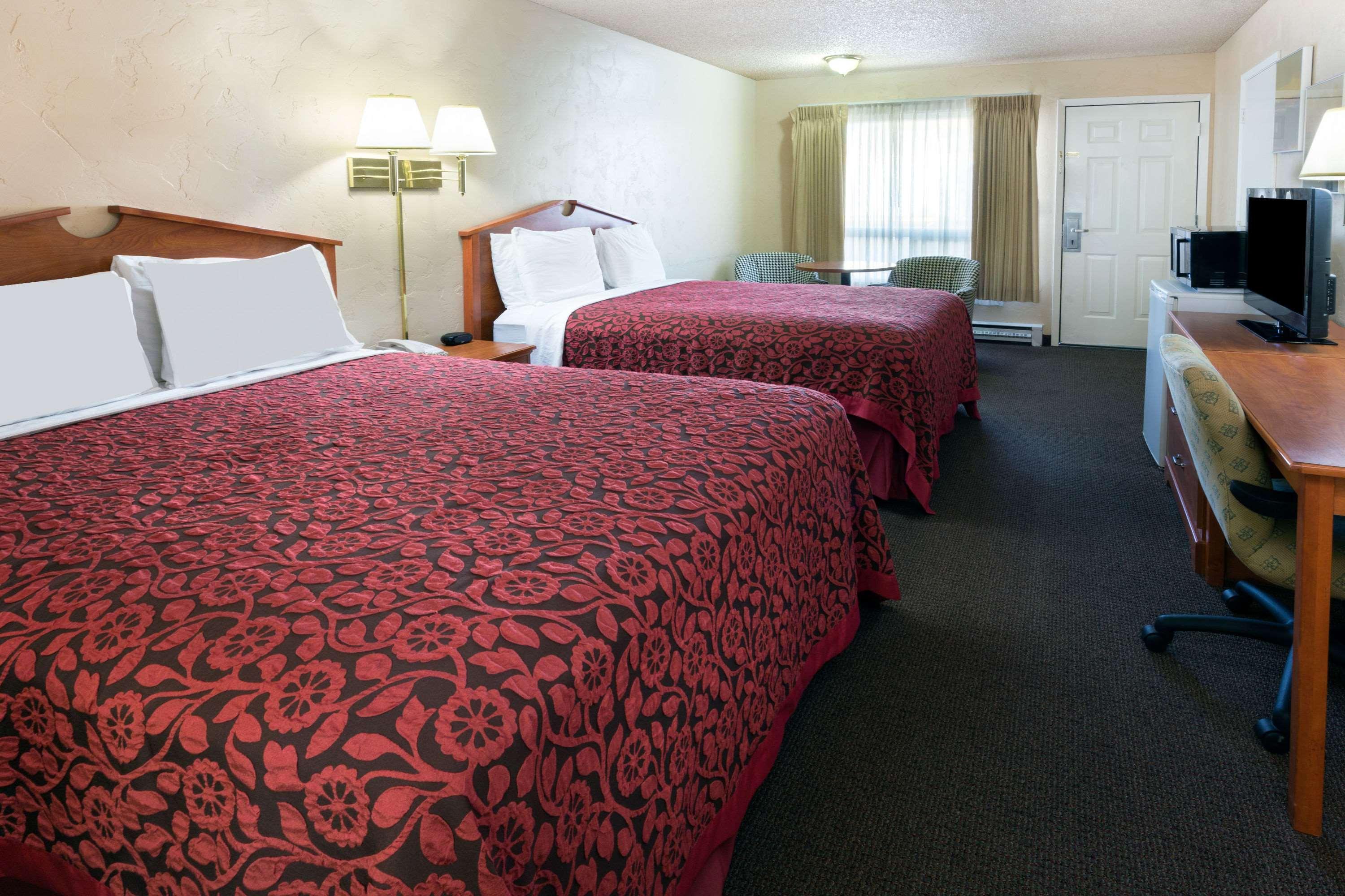 Days Inn By Wyndham Bend Esterno foto