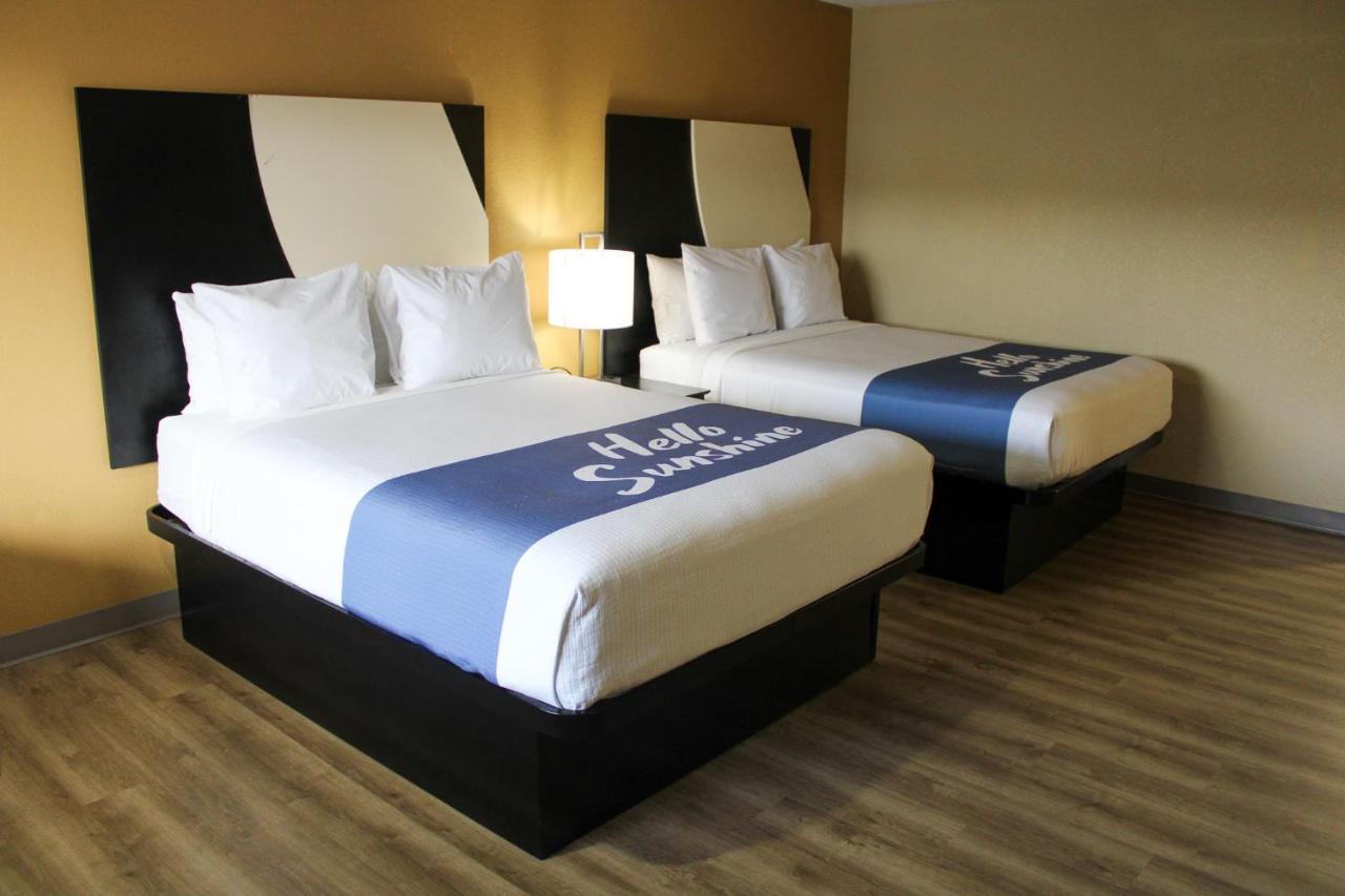 Days Inn By Wyndham Bend Esterno foto
