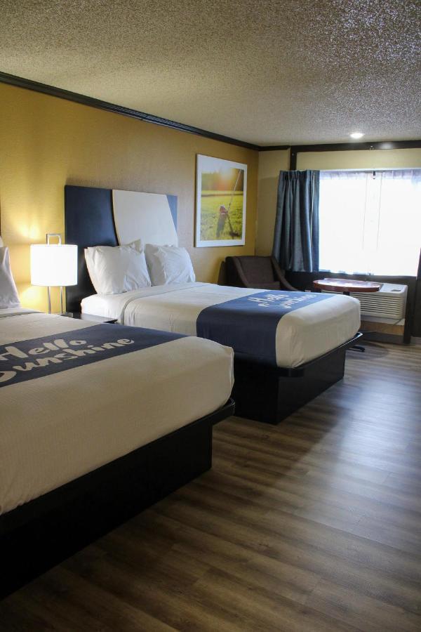Days Inn By Wyndham Bend Esterno foto