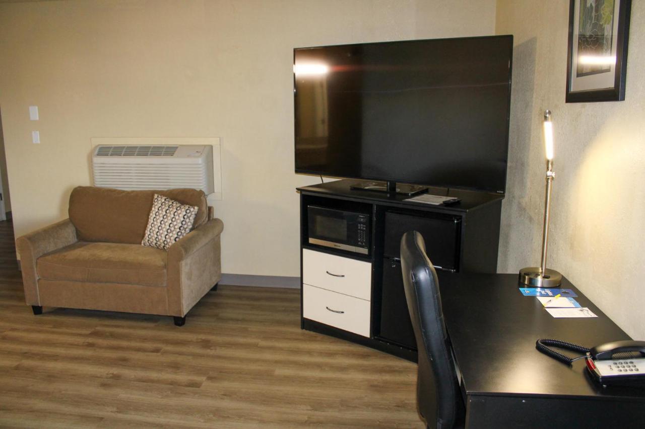 Days Inn By Wyndham Bend Esterno foto