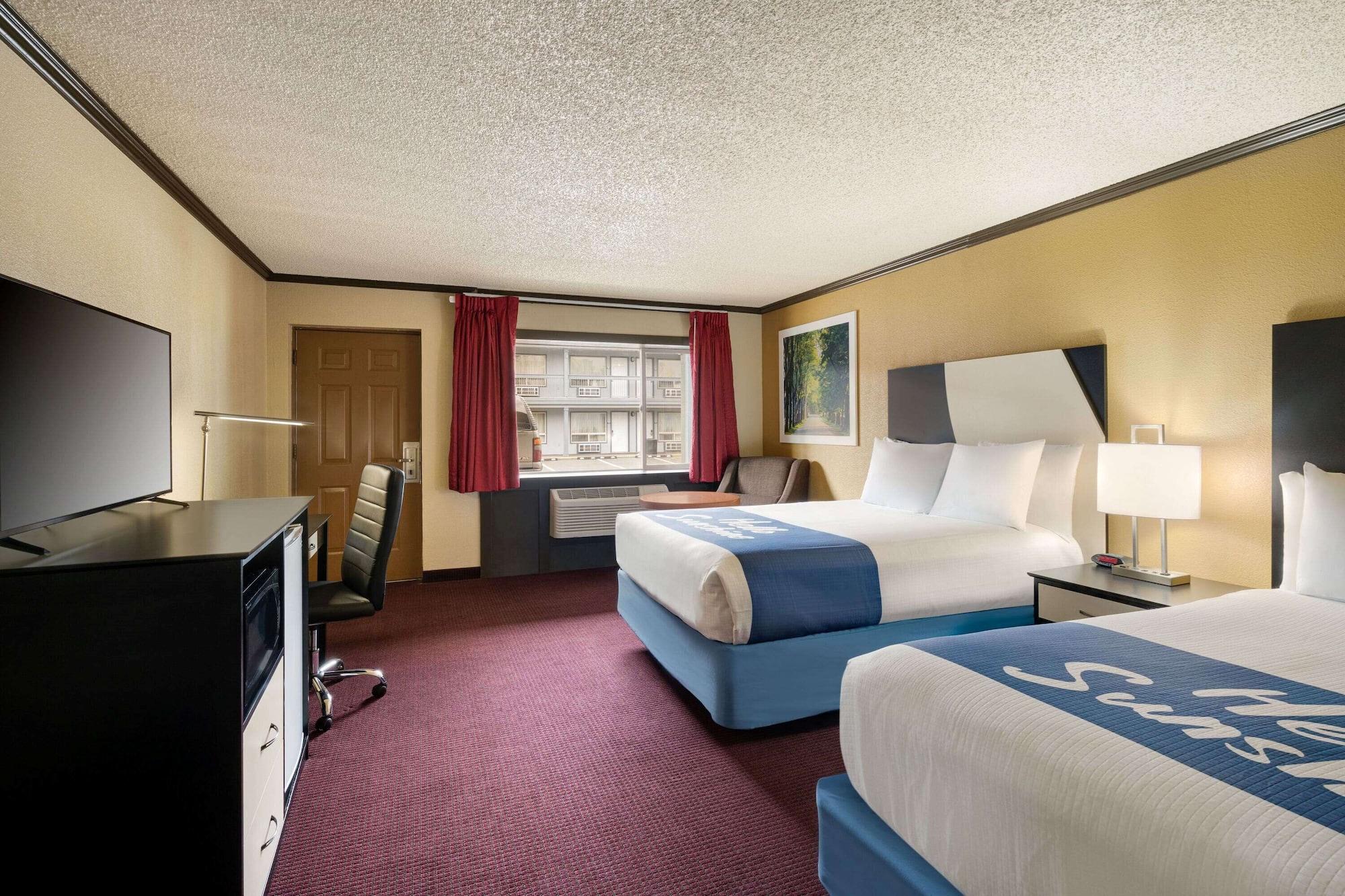Days Inn By Wyndham Bend Esterno foto