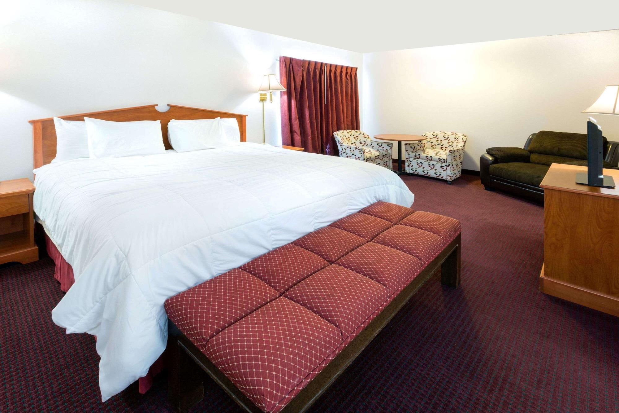 Days Inn By Wyndham Bend Esterno foto