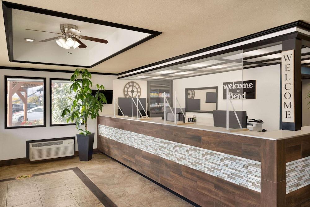 Days Inn By Wyndham Bend Esterno foto