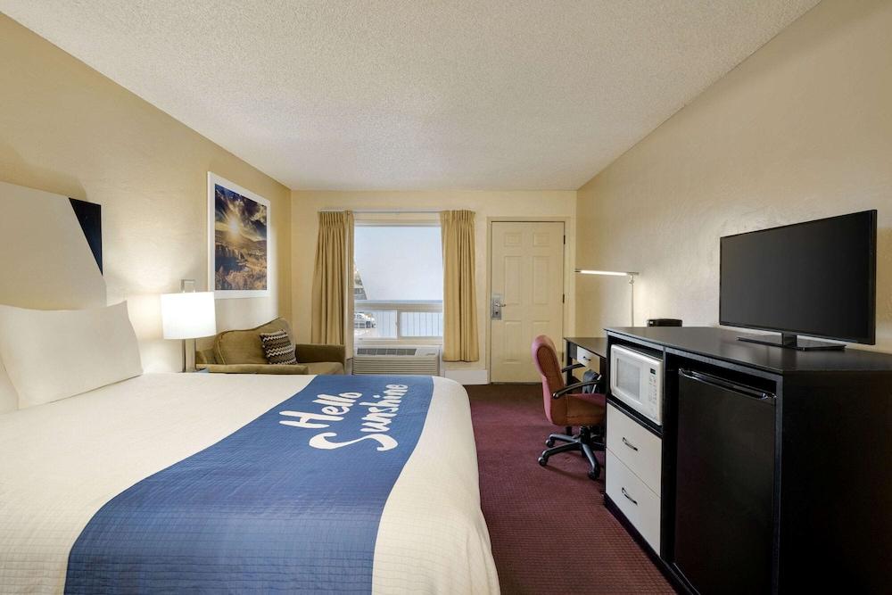 Days Inn By Wyndham Bend Esterno foto