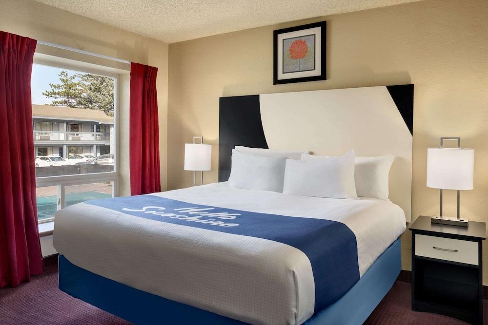 Days Inn By Wyndham Bend Esterno foto