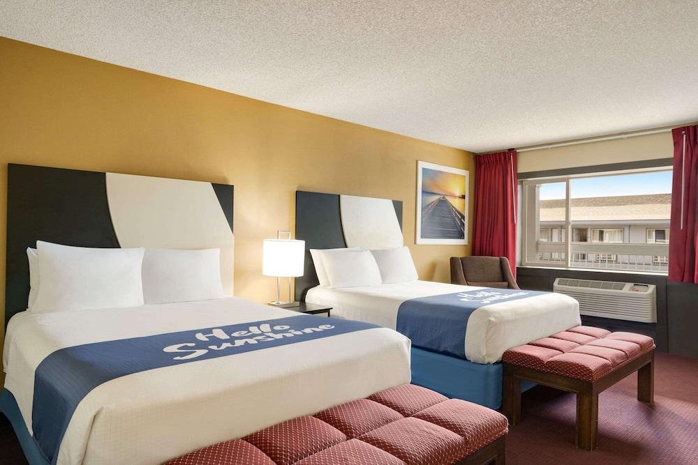 Days Inn By Wyndham Bend Esterno foto